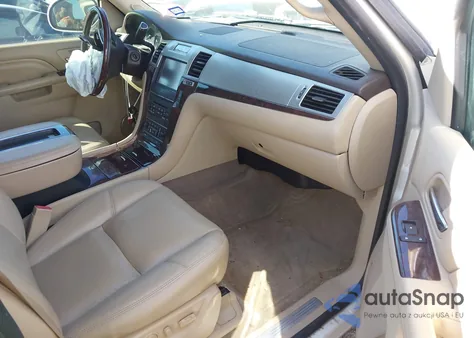 2013 Cadillac Escalade Premium z USA, uszkodzony, nr VIN 1GYS3CEF8DR147550